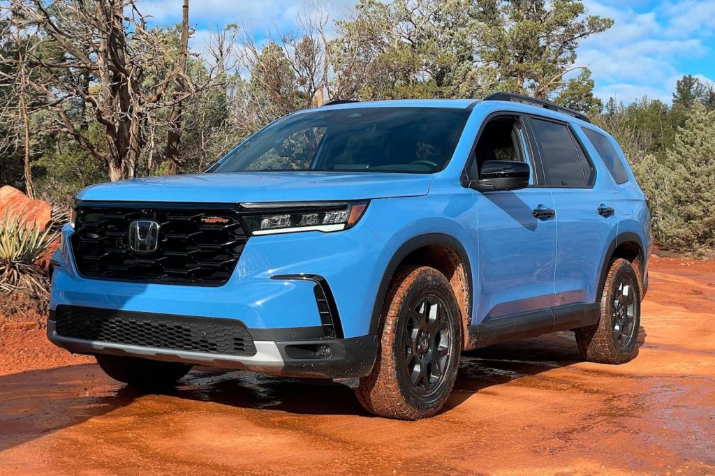 The 2023 Honda Pilot AWD TrailSport SUV