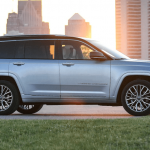 The 2023 Jeep Grand Cherokee L Summit 4X4 SUV