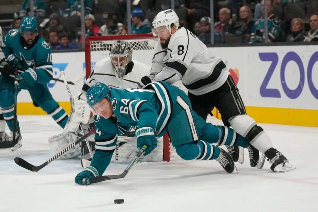 Hertl shows his frustration as Sharks’ energy starts to nosedive