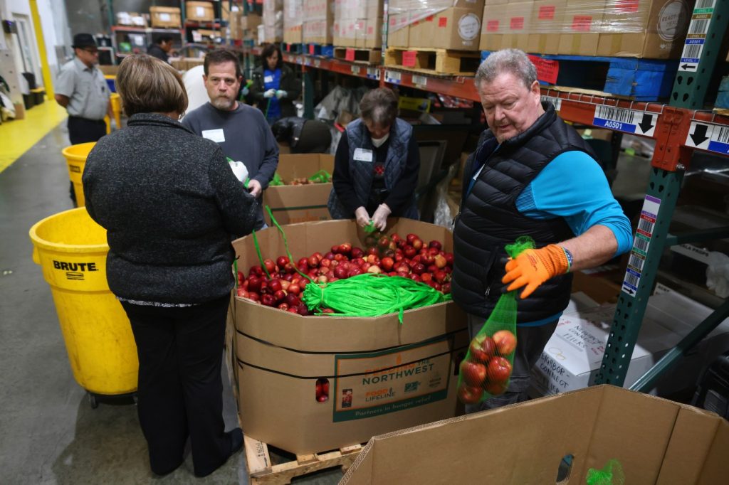 Kaiser Permanente teams up with food bank to feed families