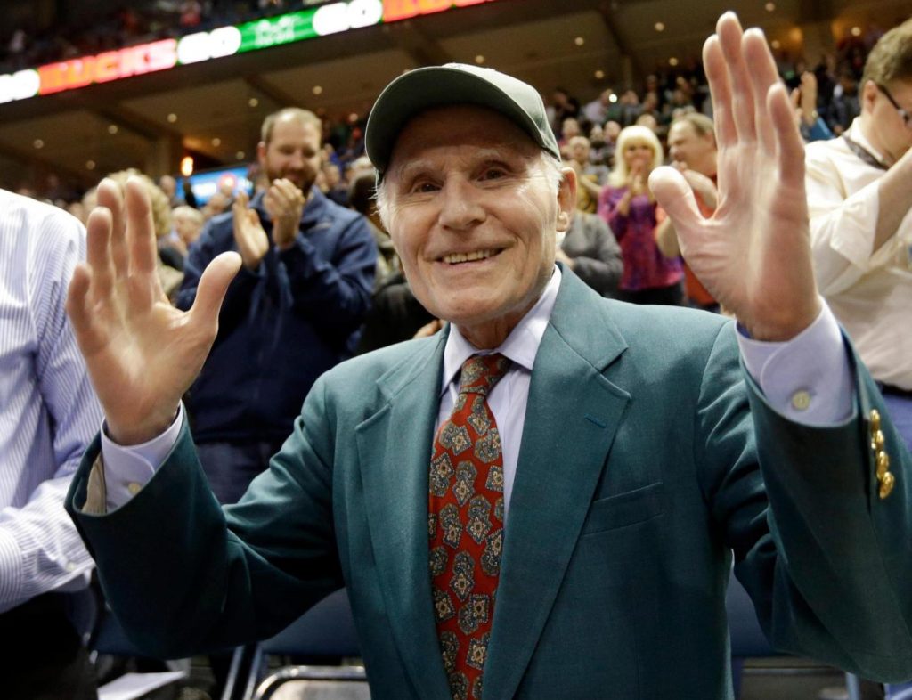 Herb Kohl dies at 88; ex-owner of Milwaukee Bucks once served as U.S. senator from Wisconsin