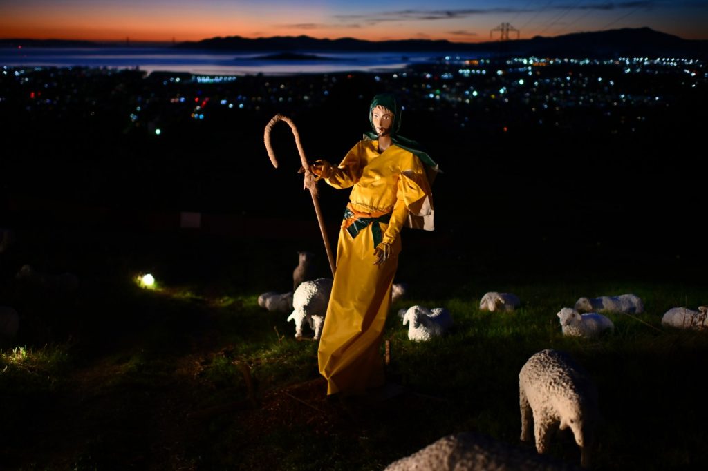 Unique Bay Area Christmas display a symbol of neighborly good will to all