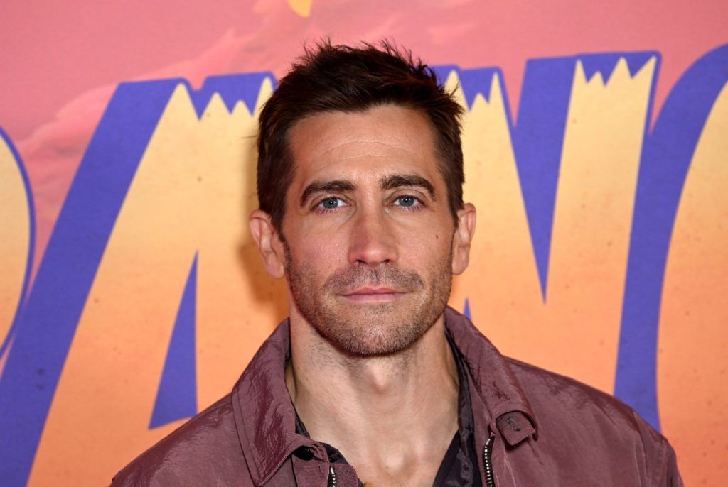 Horoscopes Dec. 19, 2023: Jake Gyllenhaal, ask for guidance