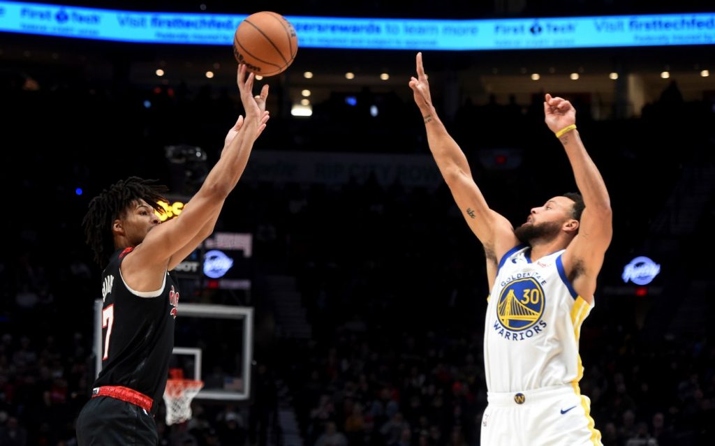 Warriors’ Klay Thompson, Andrew Wiggins soar in narrow win over Portland Trail Blazers