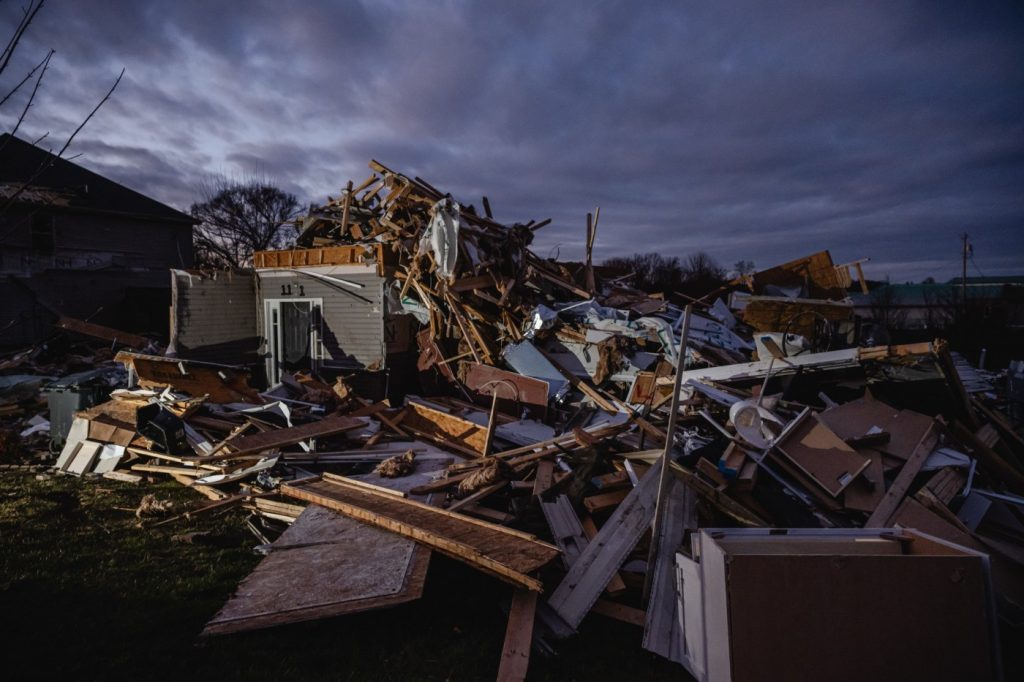 Storm chills Northeast as Tenn. recovers from twisters