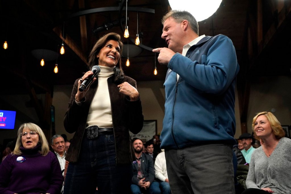 N.H. Gov. Sununu backs Haley, hoping to stymie Trump