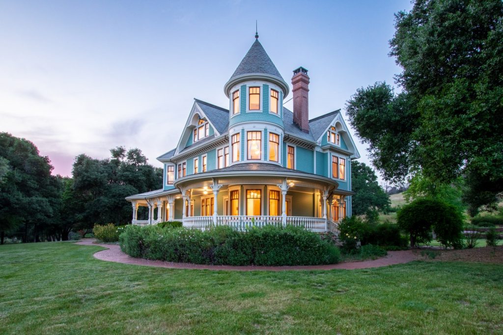 Photos: Northern Calif. mansion featured in HBO series hits auction block