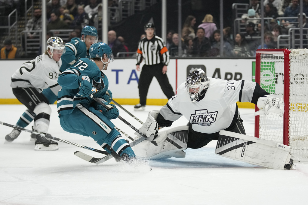 Couture, Zetterlund score shootout goals as Sharks beat Kings; Ferraro exits with injury