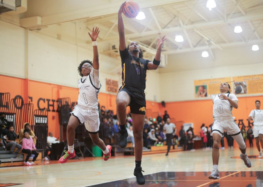 Prep roundup: Oakland Tech fends off McClymonds in league showdown