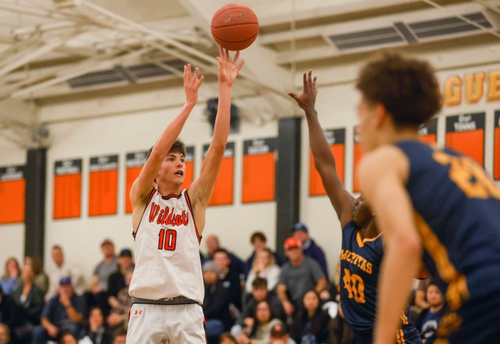 Prep roundup: Son of ex-San Jose State football coach leads Los Gatos to another basketball victory