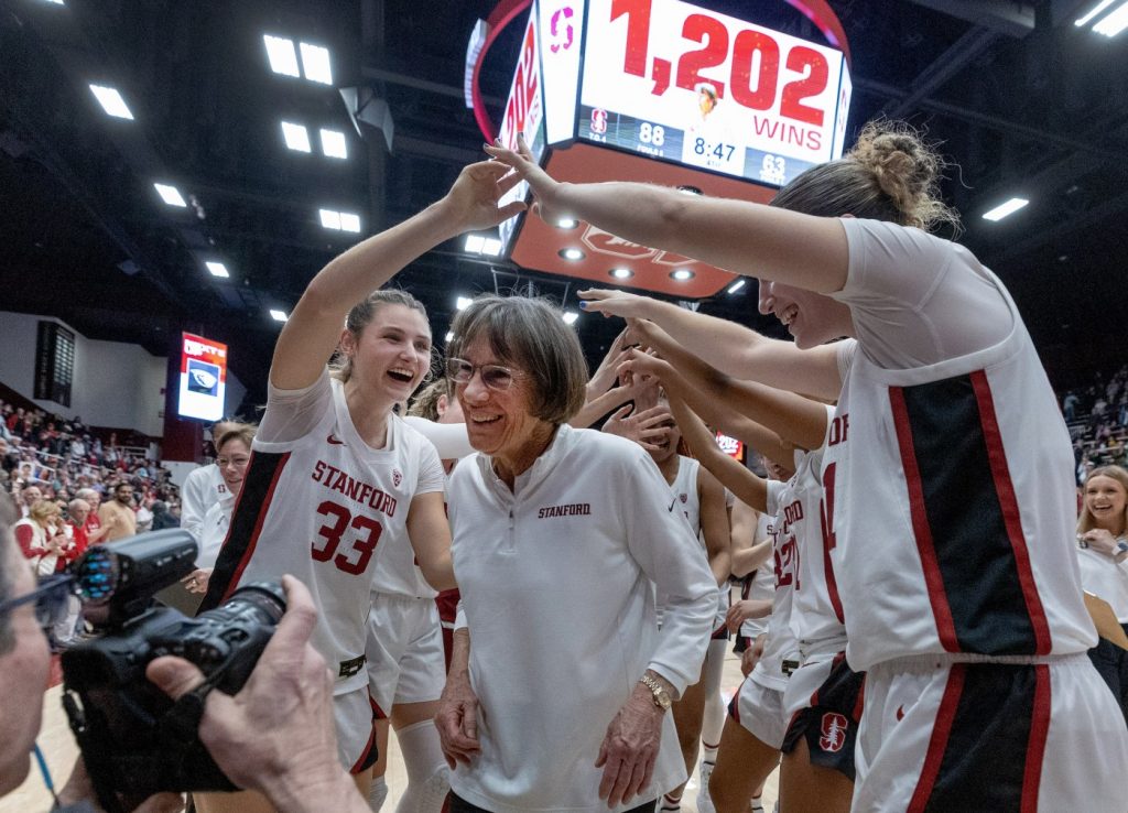 Tara VanDerveer ties Coach K with 1,202nd NCAA win as Stanford cruises past Oregon