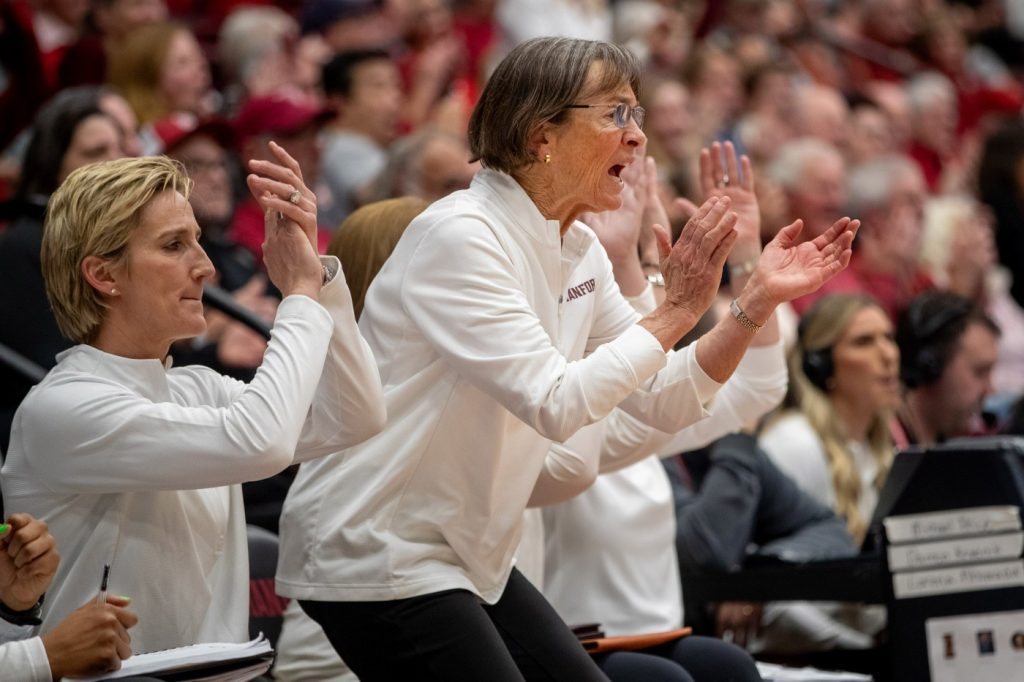 Mike Krzyzewski reacts to Tara VanDerveer breaking his all-time NCAA wins record