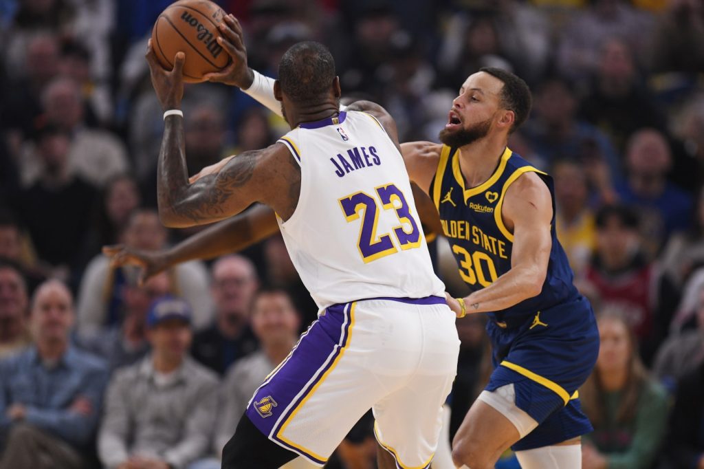 Warriors lose to LA Lakers in epic double-overtime battle