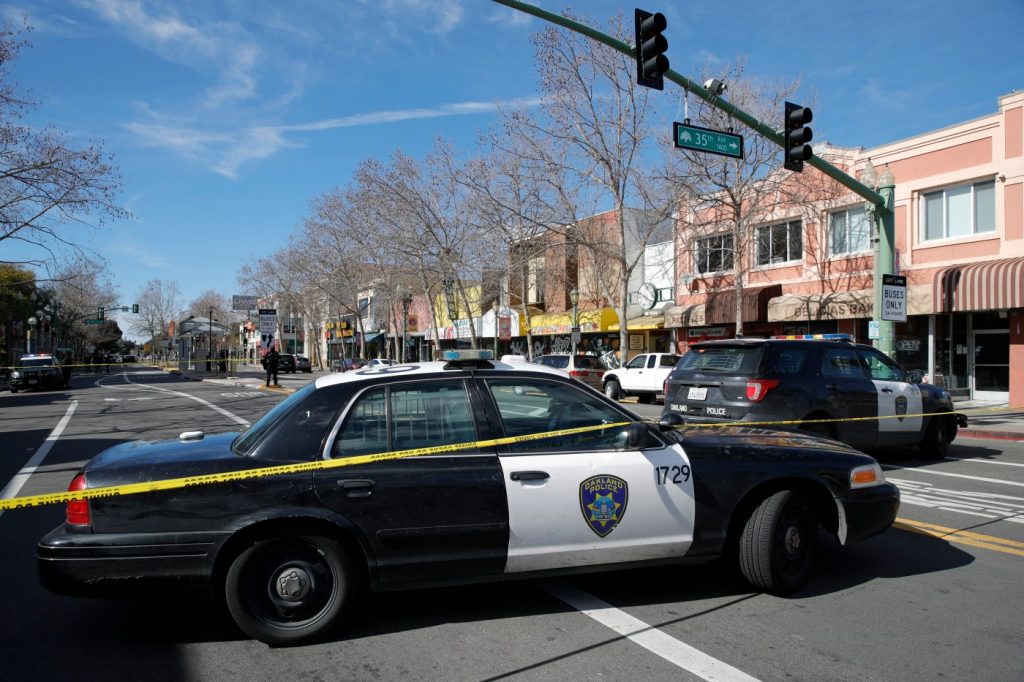 Oakland man fell to the ground with gunshot wounds, only to have his killer stand over him and shoot again, police say