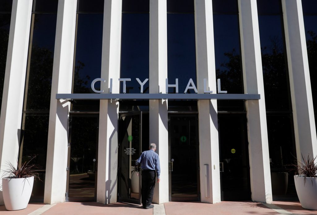 Palo Alto City Council chooses new mayor, vice mayor