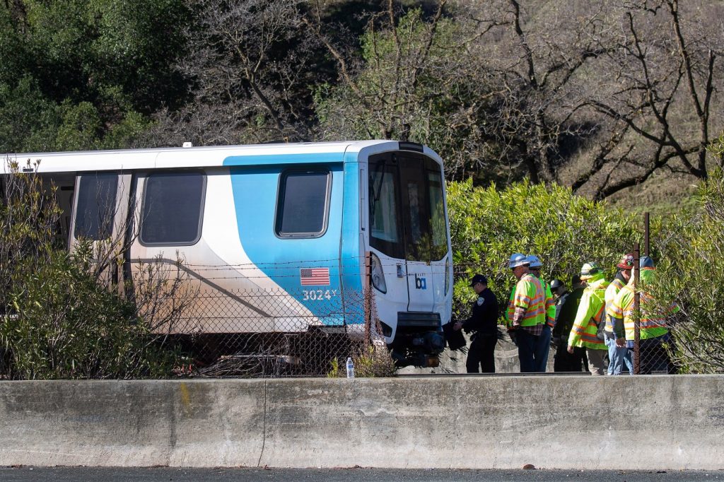 BART train partially derails near Orinda, prompting station closures, delays