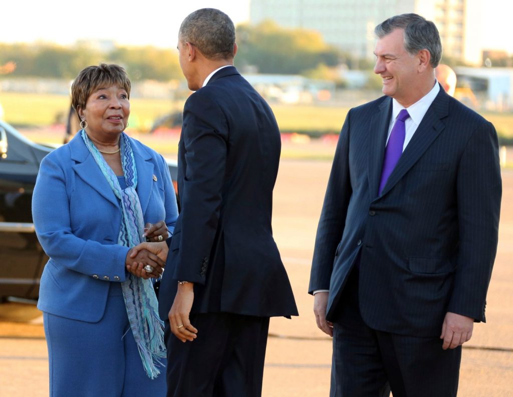 Eddie Bernice Johnson dies at 88; trailblazing Texas legislator was first nurse elected to Congress