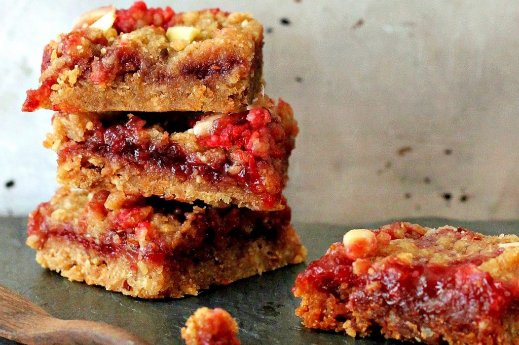 TasteFood: A gluten-free raspberry streusel bar with an extra toasty step