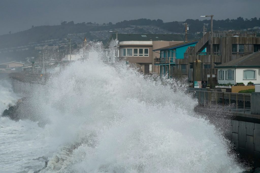 Pacifica: Father, son rescued from ocean near Sharp Park Golf Course