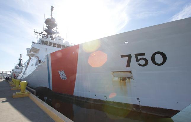 Coast Guard says damaged boat cannot be moved as salvage looms for stranded Bodega Bay boat