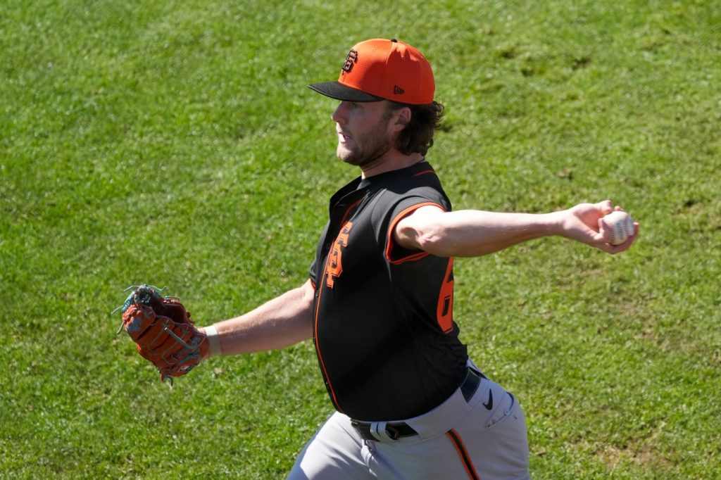 This big, young lefty is ‘front and center’ in SF Giants’ bullpen competition