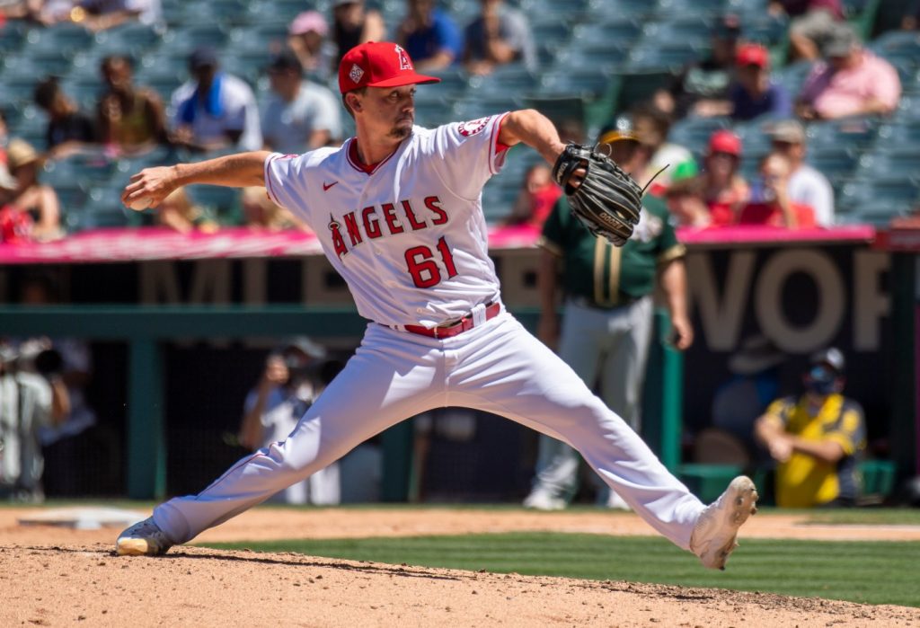 SF Giants replace one Tommy John patient with another in opportunistic roster move