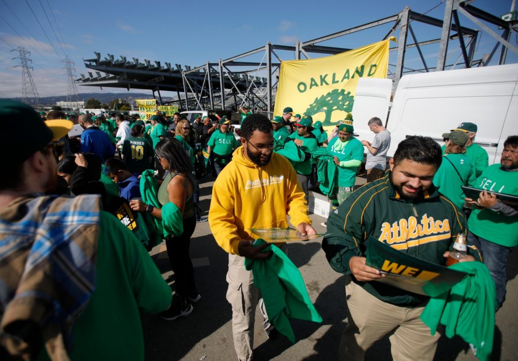 Oakland Fans Fest preview: Former players expected to speak, but ‘this isn’t an anti-A’s fest’