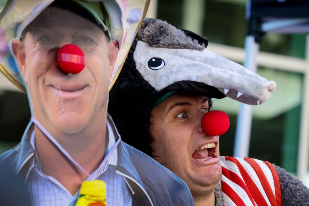 Photos: Hundreds jam Jack London Square for Oakland Fans’ Fest