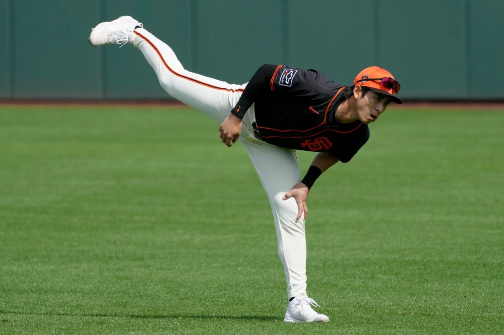 SF Giants-Mariners: Jung Hoo Lee, Jordan Hicks flash different forms of speed in spring debuts