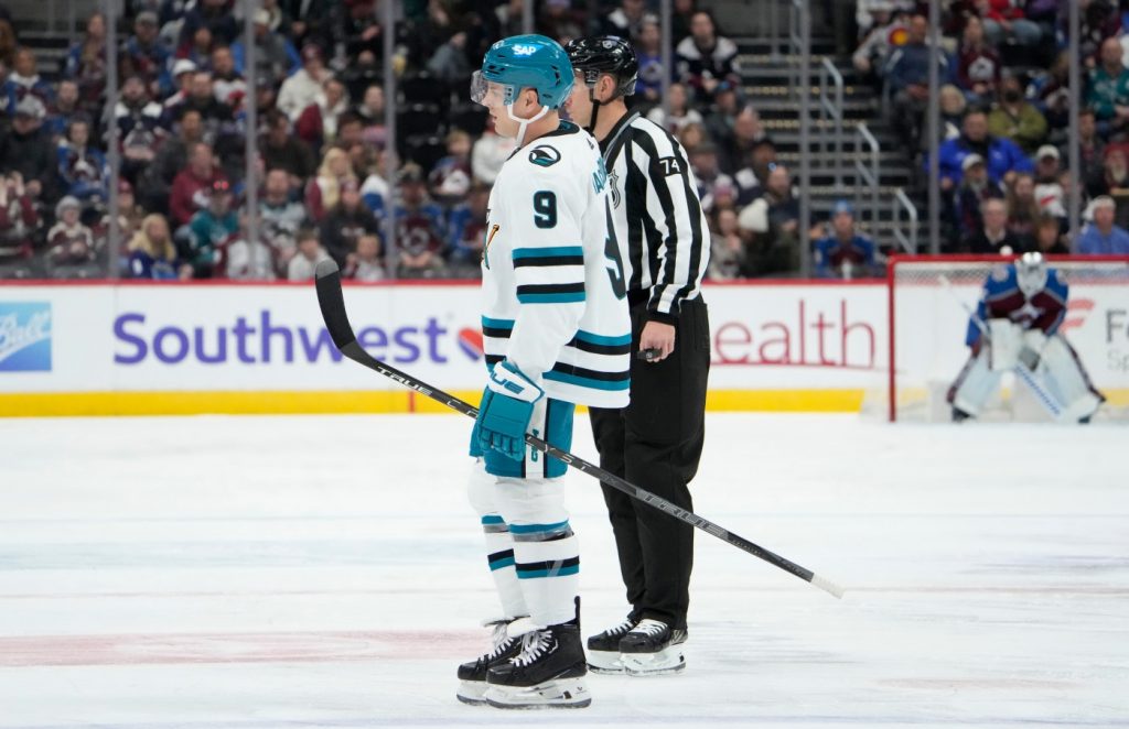 San Jose Sharks forward/defenseman clears waivers