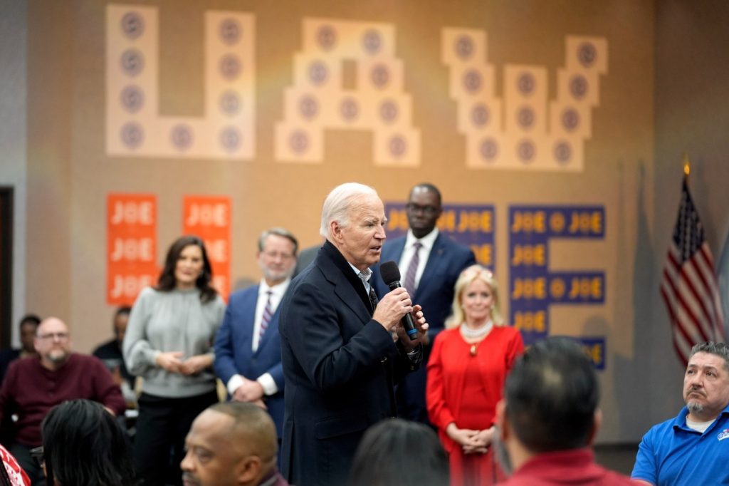 Biden meets with UAW while avoiding Gaza protesters