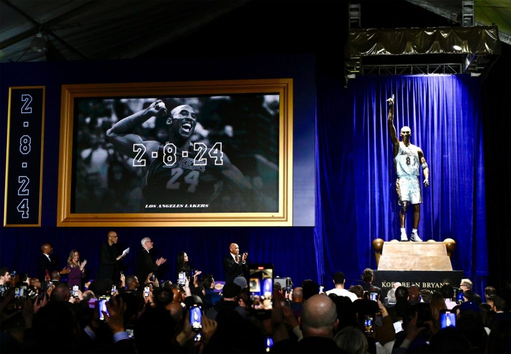 Lakers unveil Kobe Bryant statue outside Crypto.com Arena