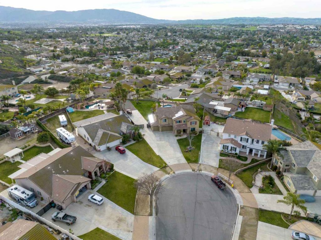 A California home’s yard is 31% below average size. Where are the biggest lots?