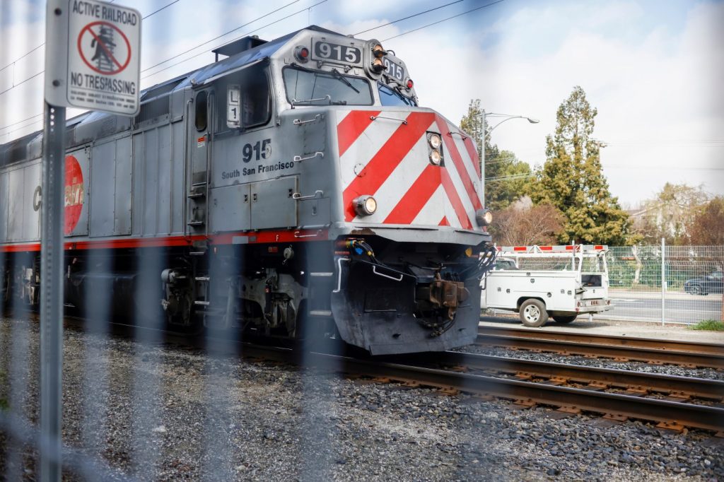 Person fatally struck by Caltrain in Palo Alto