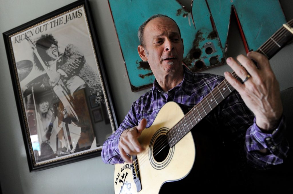 Wayne Kramer dies at 75; he co-founded the band the MC5, which ‘basically invented punk rock’