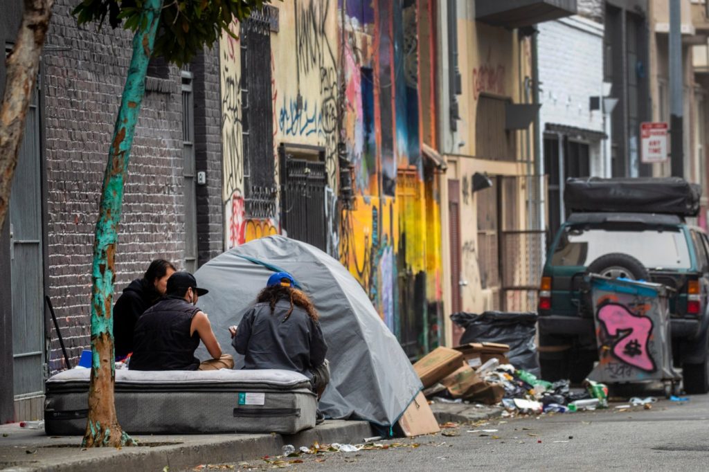 California lawmakers push new bill to ban encampments on sidewalks, near schools