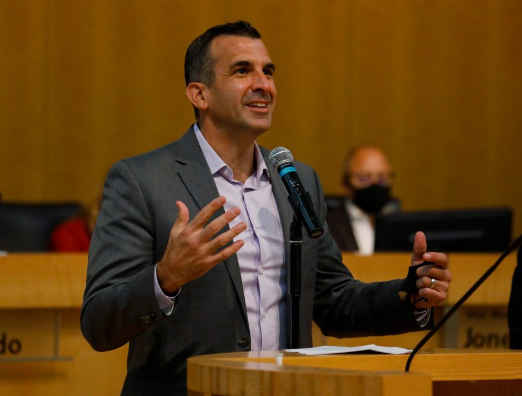 Latest line: A good week for Sam Liccardo, a bad week for Tesla