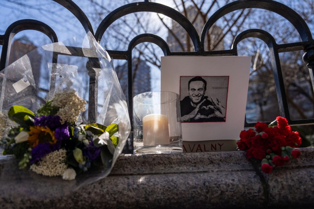 White House vows ‘major sanctions’ over Navalny death