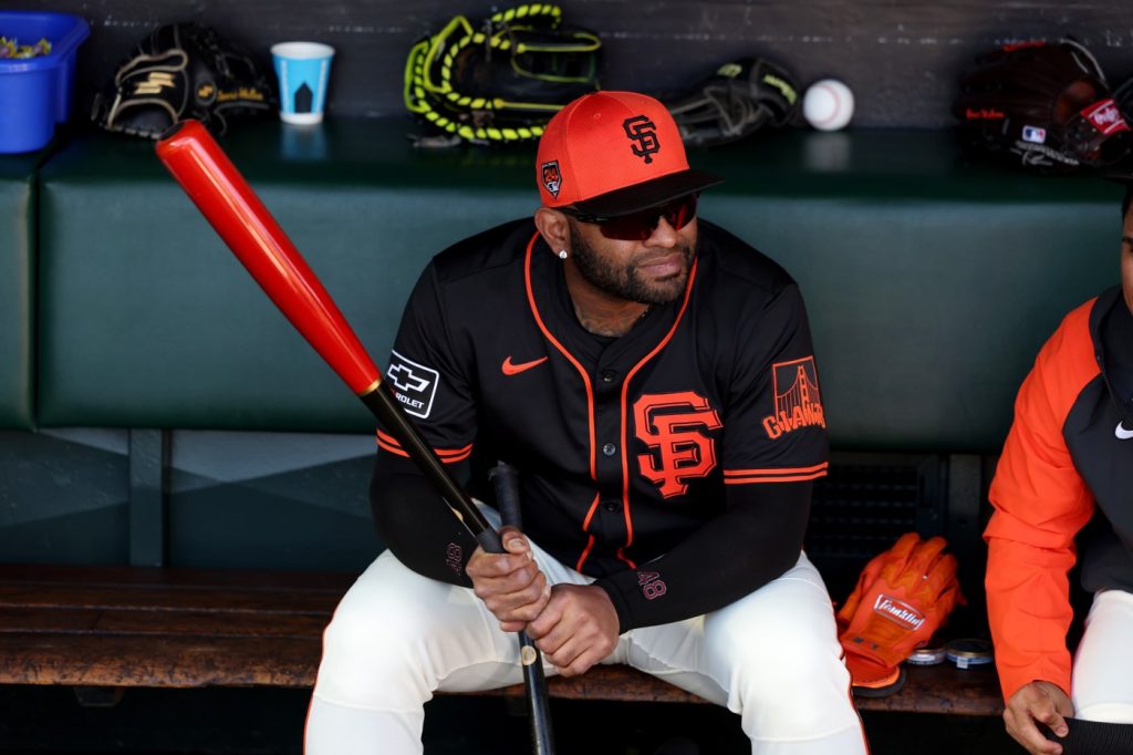 Giants’ Pablo Sandoval hears the cheers from home fans, probably for the last time