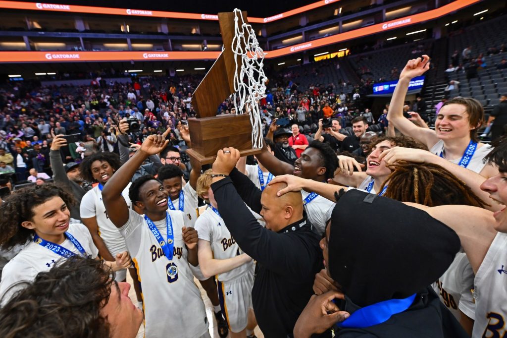 State champions! Oakland Tech routs Centennial-Bakersfield in dominant display