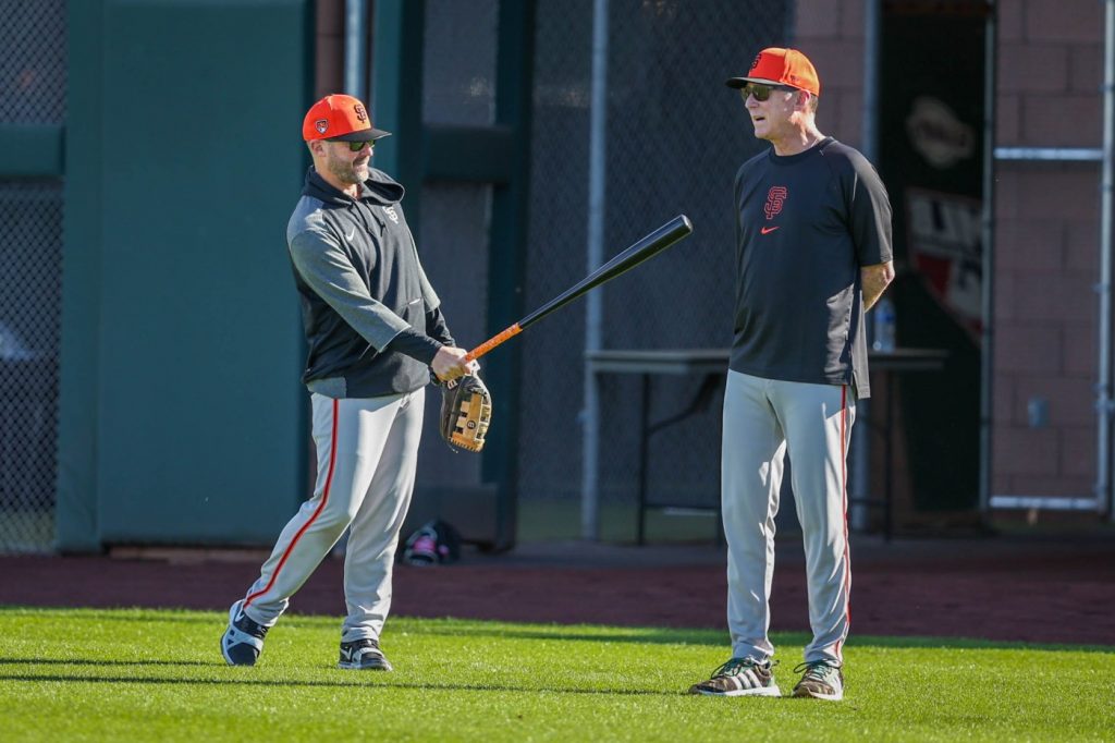 SF Giants split-squads: Lee records another hit in loss to Mariners, Murphy walks off White Sox