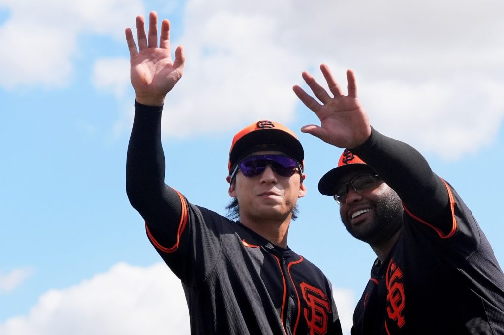 SF Giants new leadoff man Jung Hoo Lee stays hot, extends Cactus League hitting streak