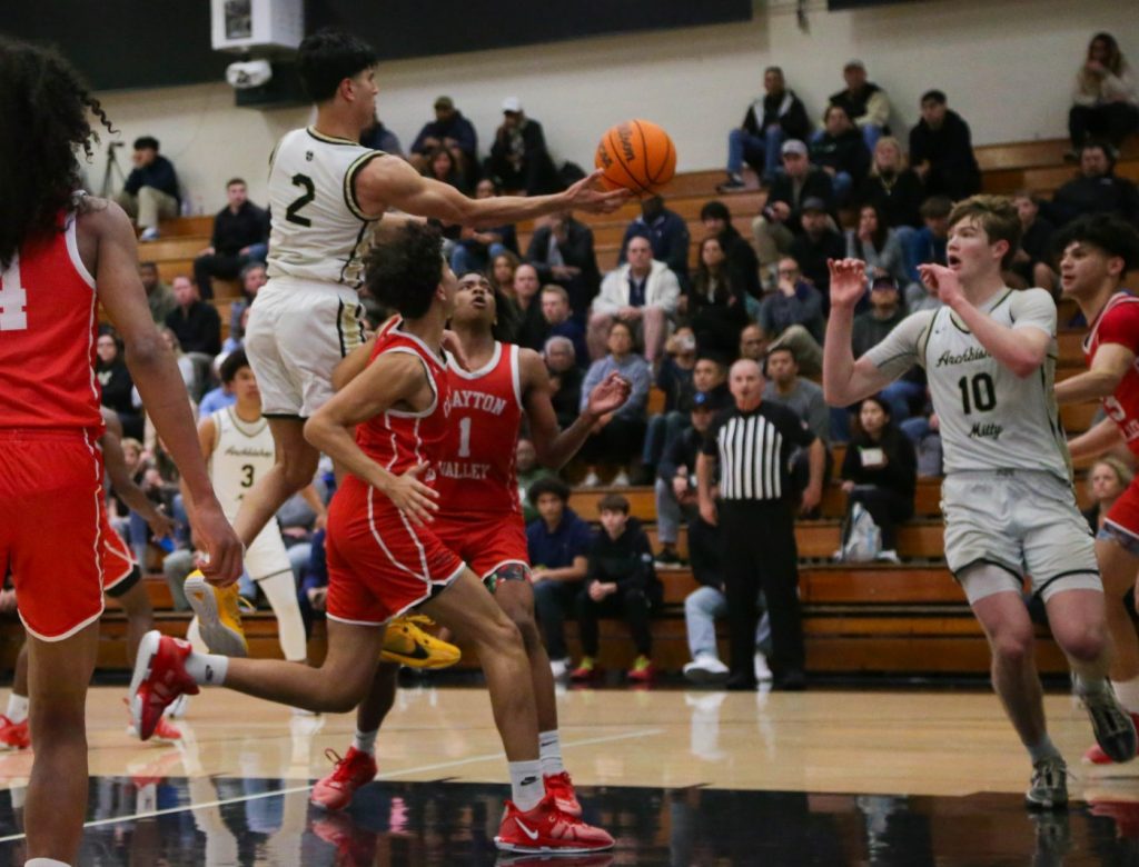 Dribbling maestro gives Mitty boys a spark in NorCal D-I victory