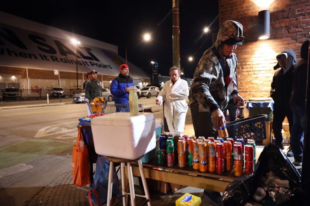 Looking for work, migrants turn to street vending