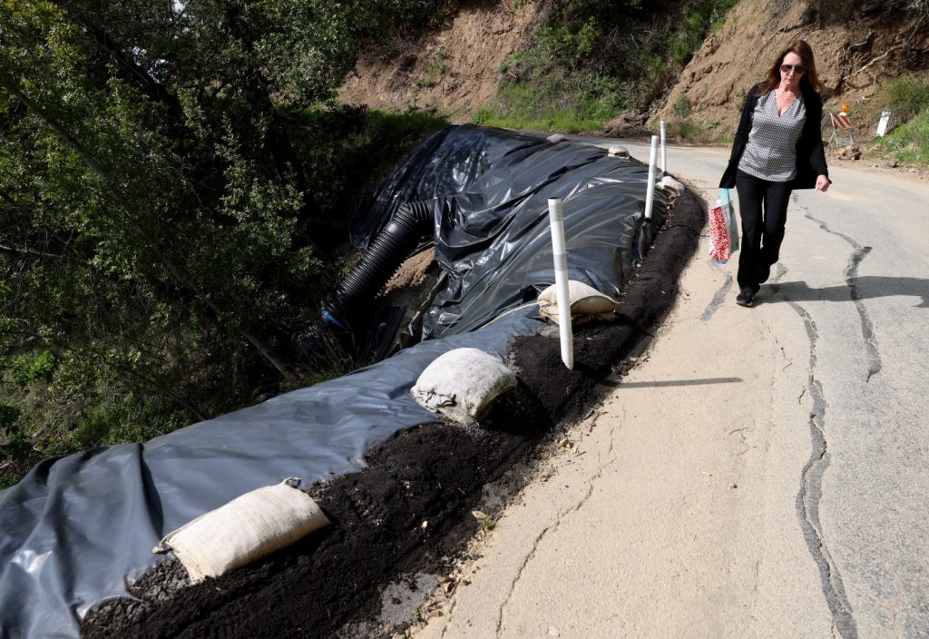 Landslide blocks hundreds of residents from main roads in Santa Cruz County