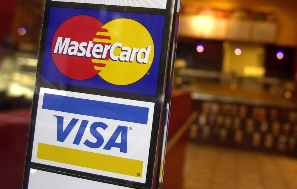 Visa, Mastercard reach $30 billion swipe-fee deal with US retailers