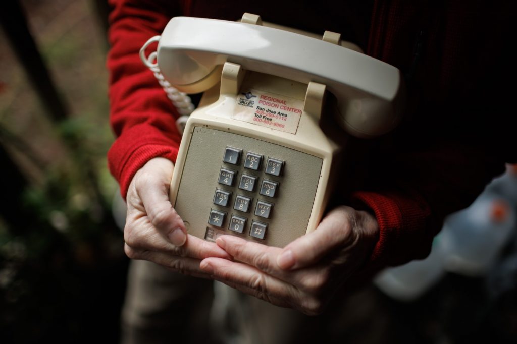 Editorial: California should reject AT&T bid to shed landlines