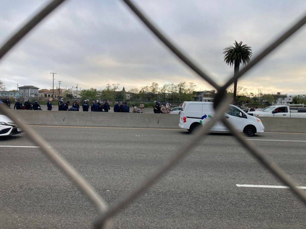 Protesters block I-880 in Oakland, forcing closure of all lanes