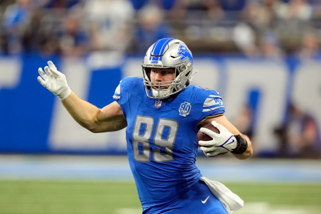 49ers miss out on tight end Wright as Lions match offer