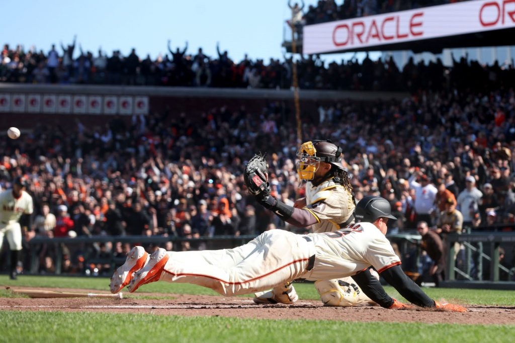 Thairo Estrada walks off Padres to give SF Giants dramatic win in home opener